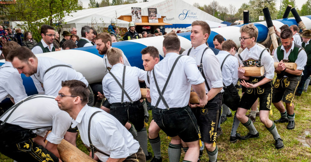 Maibaum Aufstellen Das Schonste Spektakel Im Fruhling Gruss Gott