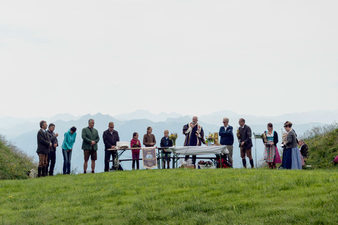 Hundstoa-Ranggeln – Vor dem Ranggeln findet ein Gottesdienst statt